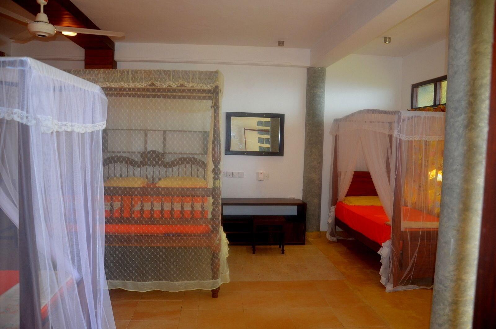 Time N Tide Beach Resort Hikkaduwa Bagian luar foto