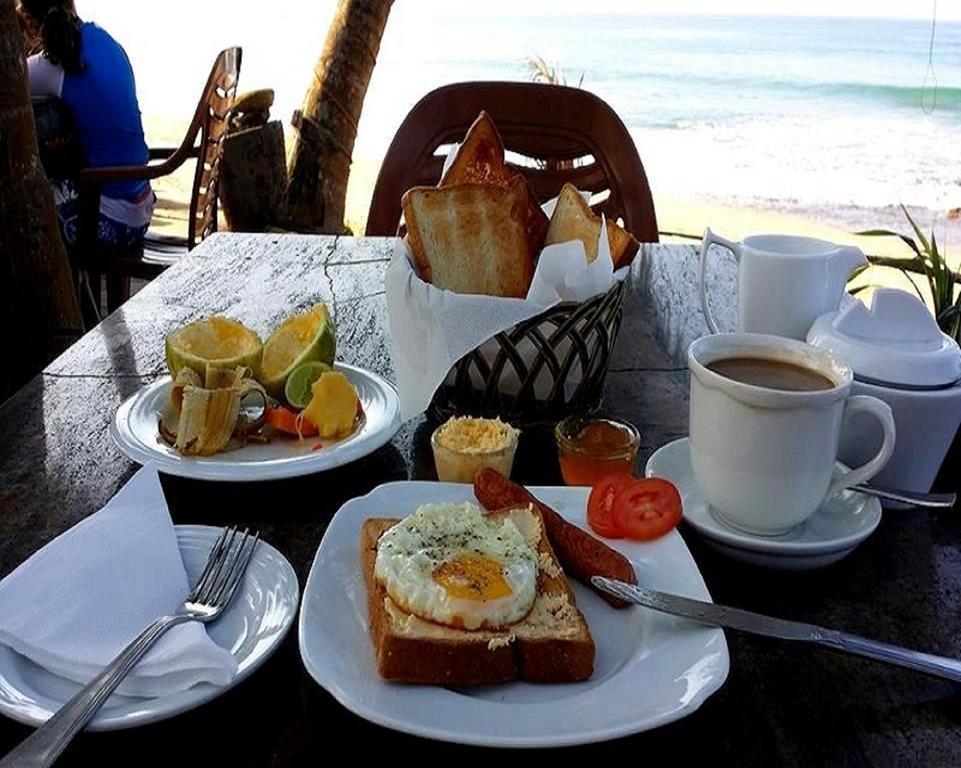 Time N Tide Beach Resort Hikkaduwa Bagian luar foto