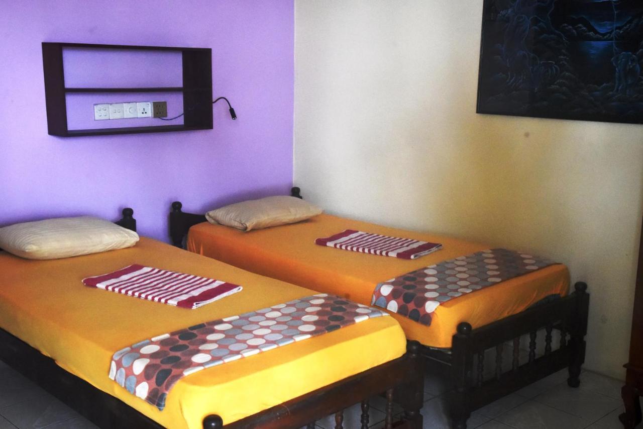Time N Tide Beach Resort Hikkaduwa Bagian luar foto